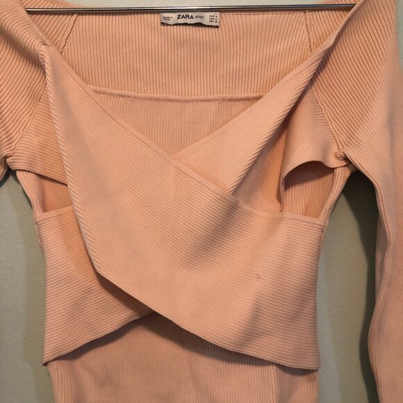 ZARA Knit  - Top   size Medium - Picture 2 of 4